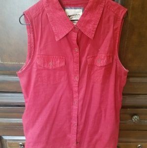 Sleeveless button up
